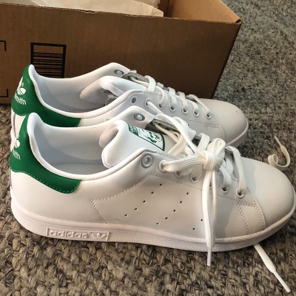 Stan Smith — Adidas women’s 9